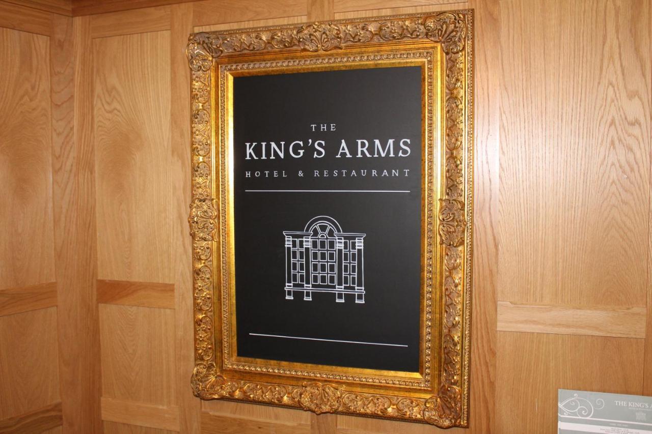 The Kings Arms Hotel Бістер Зручності фото